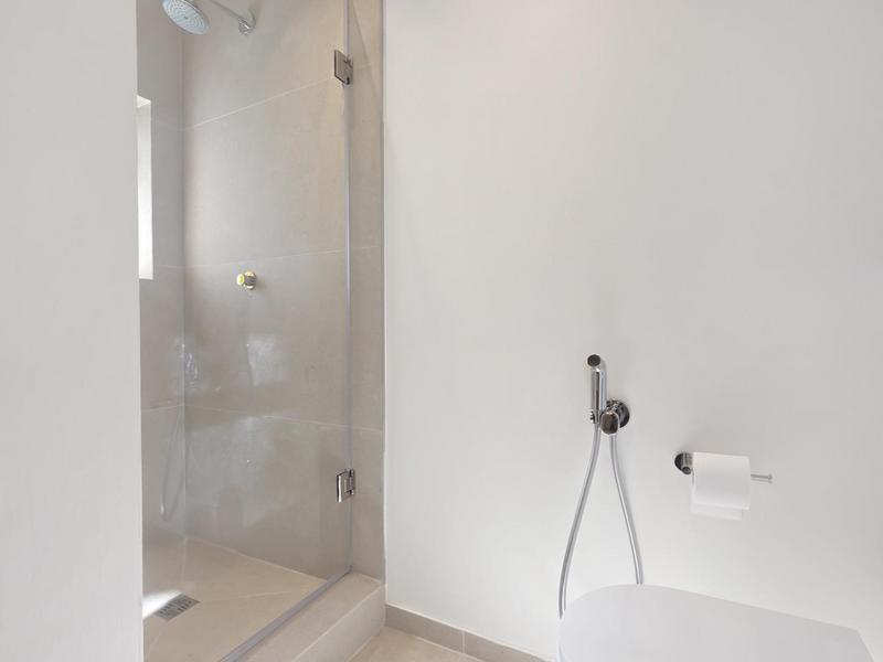 5 Bedroom Property for Sale in Green Point Western Cape